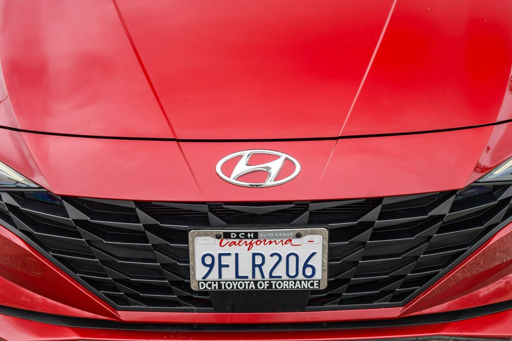 Thumbnail: 2023 Hyundai Elantra - 17