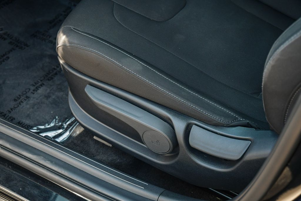 Thumbnail: 2023 Hyundai Elantra - 25