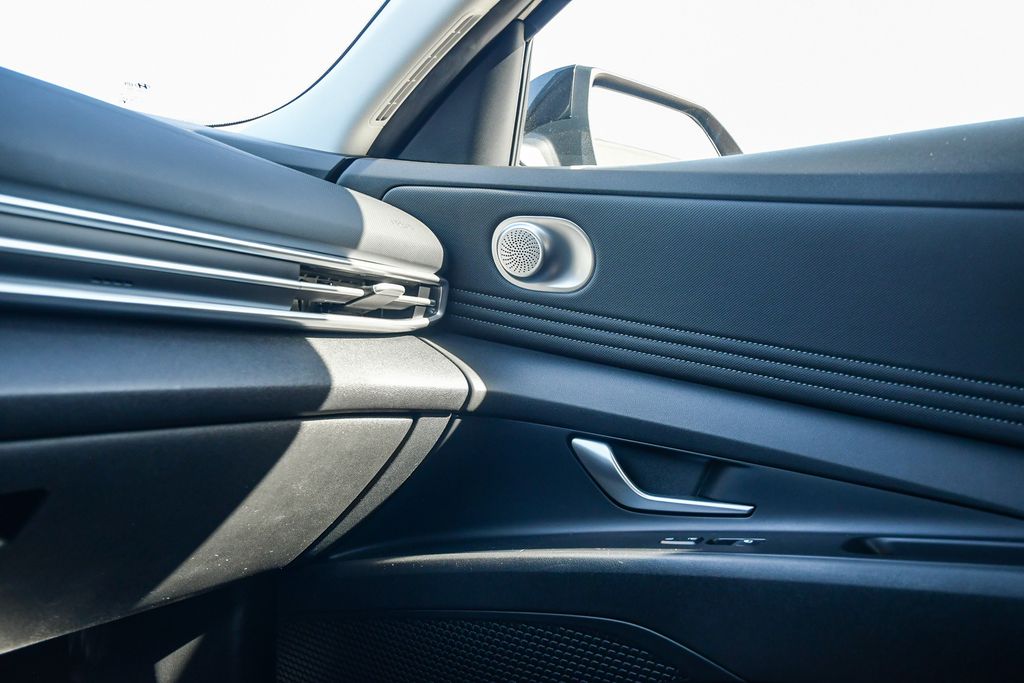 Thumbnail: 2023 Hyundai Elantra - 23