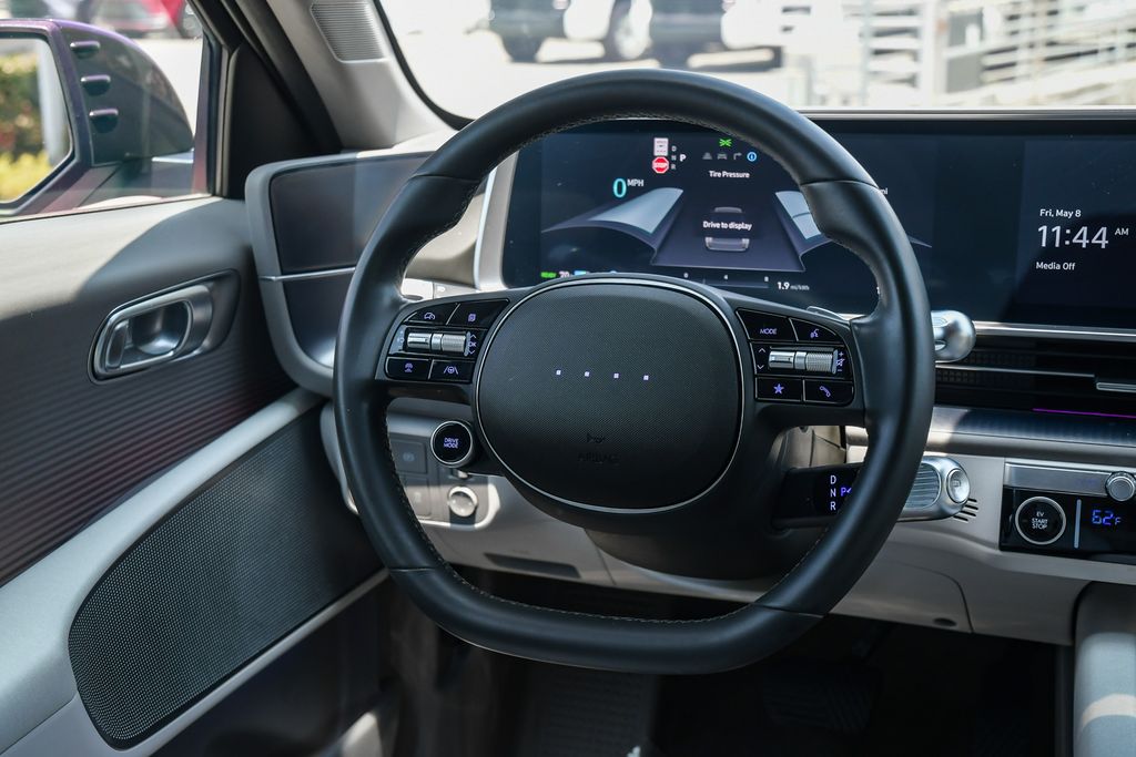 Thumbnail: 2023 Hyundai Ioniq 6 - 2