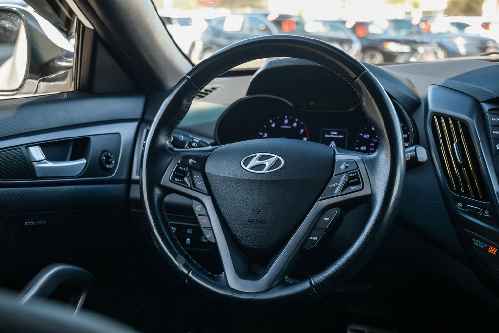 Thumbnail: 2016 Hyundai Veloster - 2