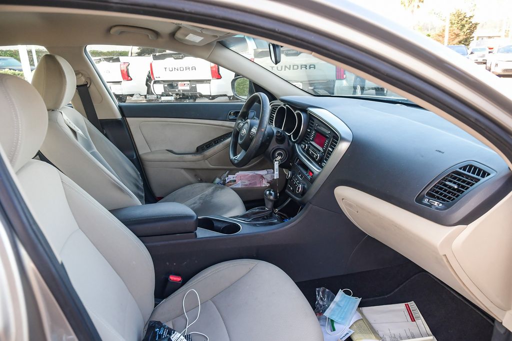 Thumbnail: 2014 Kia Optima - 10