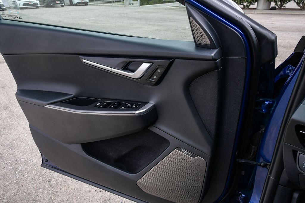 Thumbnail: 2023 Kia EV6 - 30