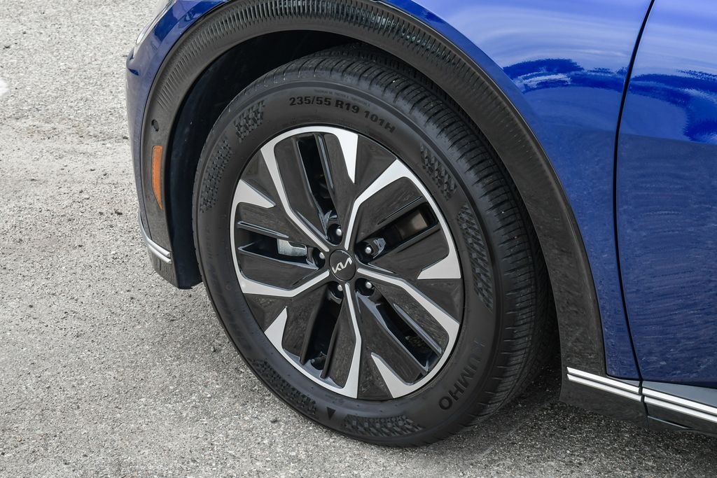 Thumbnail: 2023 Kia EV6 - 7