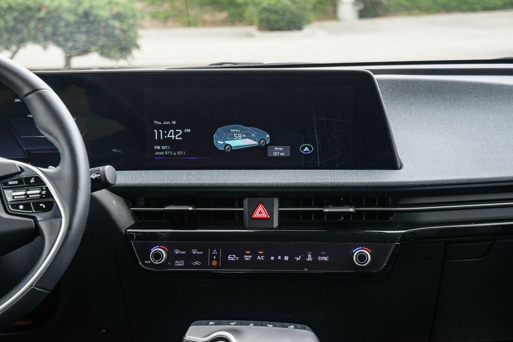 Thumbnail: 2023 Kia EV6 - 13