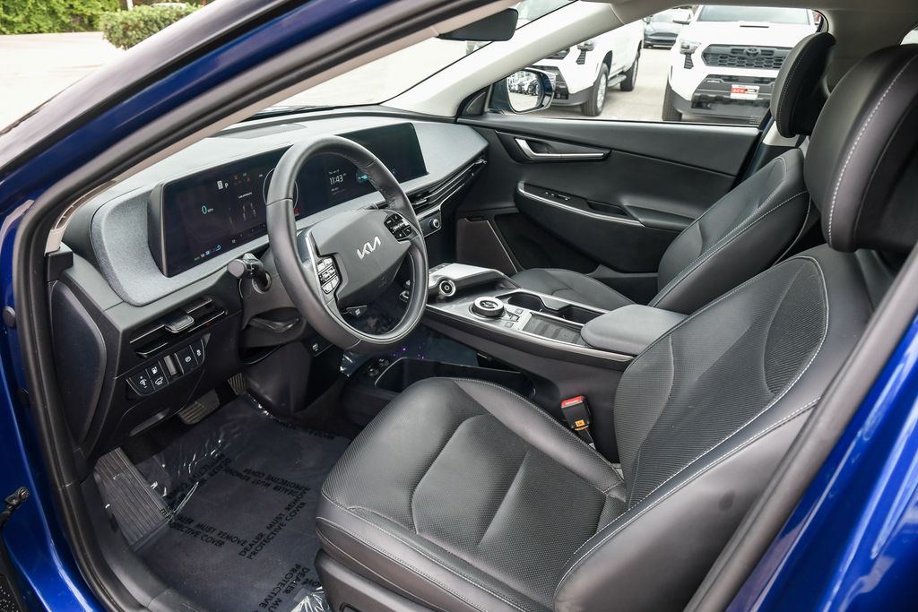 Thumbnail: 2023 Kia EV6 - 11