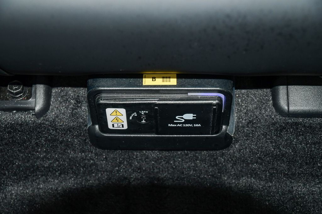 Thumbnail: 2023 Kia EV6 - 25