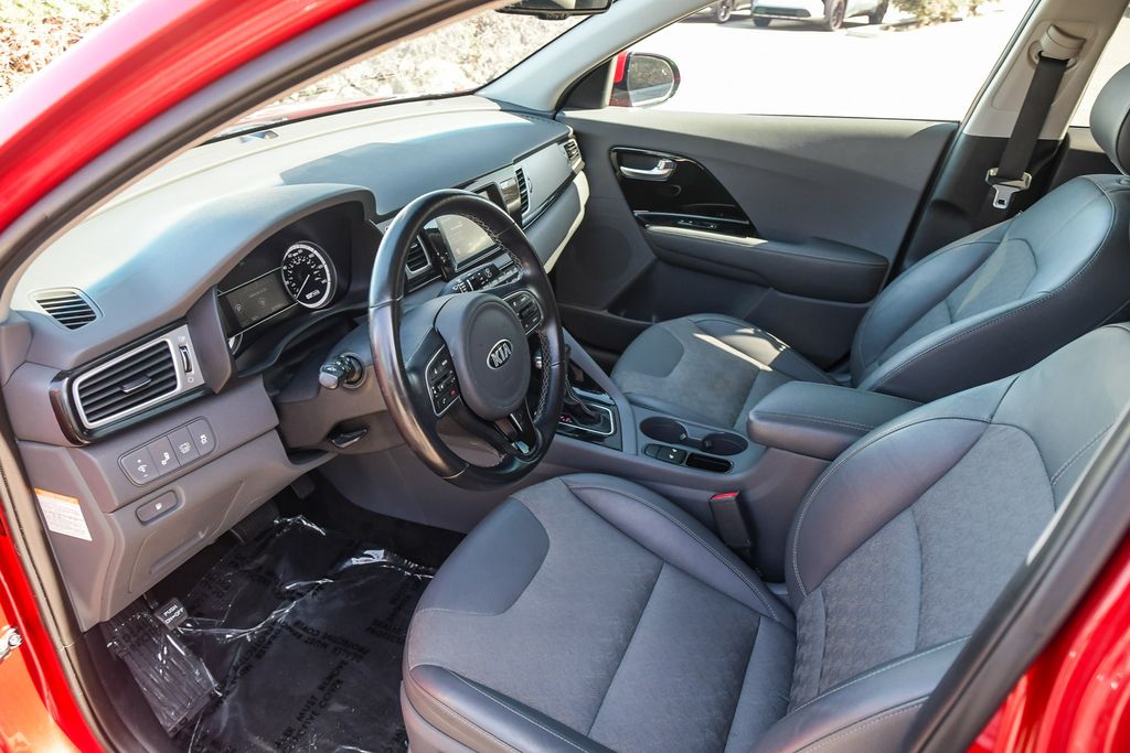 Thumbnail: 2019 Kia Niro - 11