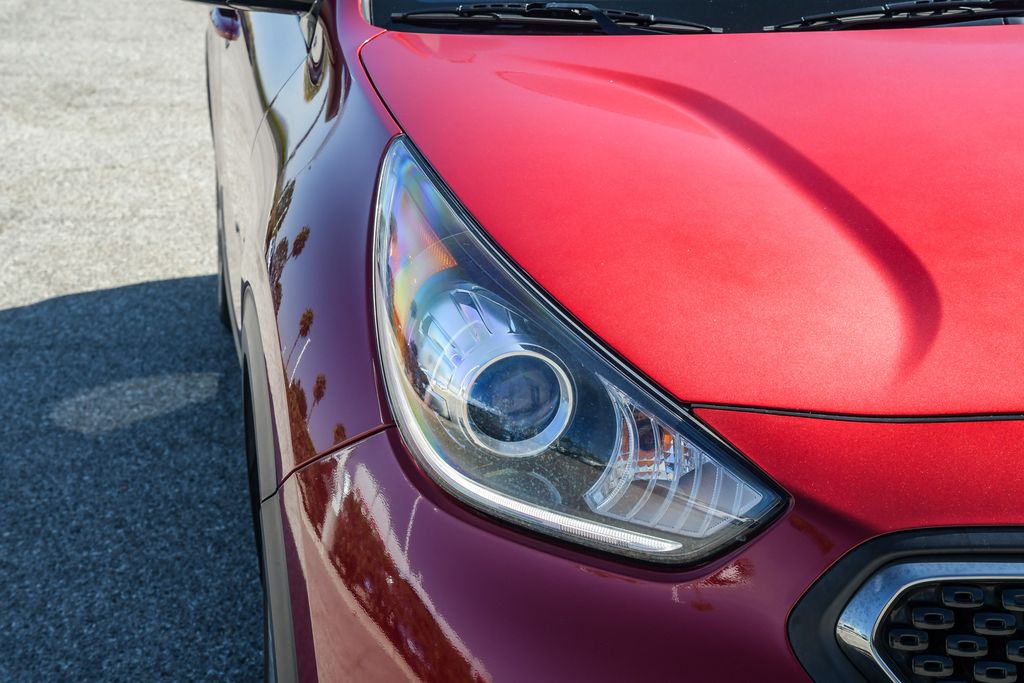 Thumbnail: 2019 Kia Niro - 17