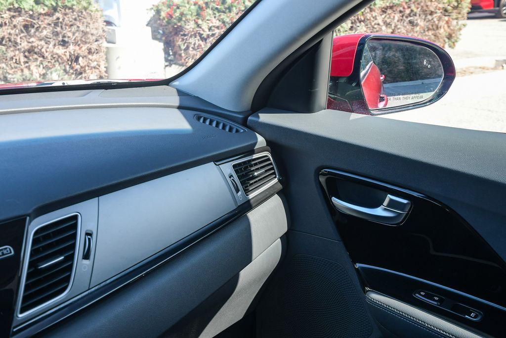 Thumbnail: 2019 Kia Niro - 23