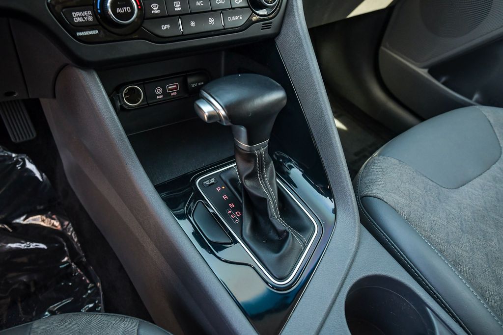 Thumbnail: 2019 Kia Niro - 14