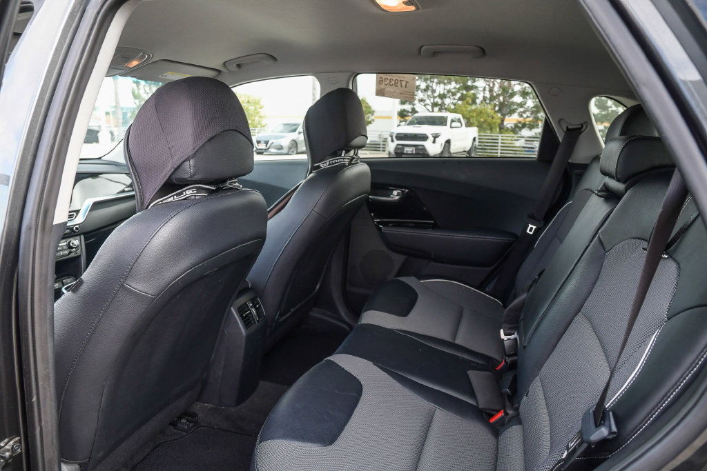 Thumbnail: 2022 Kia Niro - 12