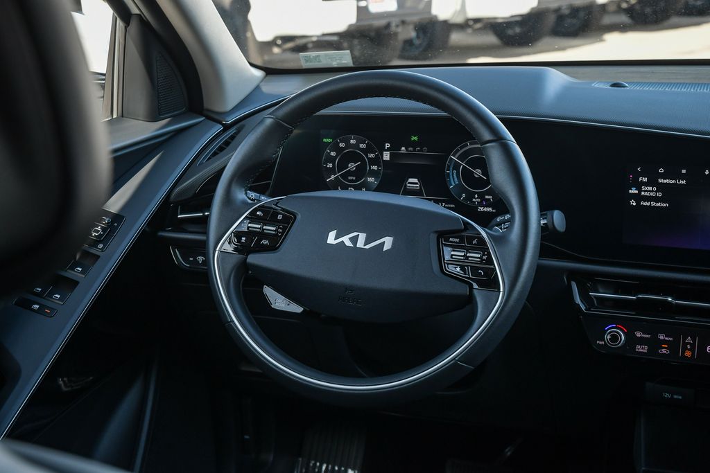 Thumbnail: 2024 Kia Niro - 9