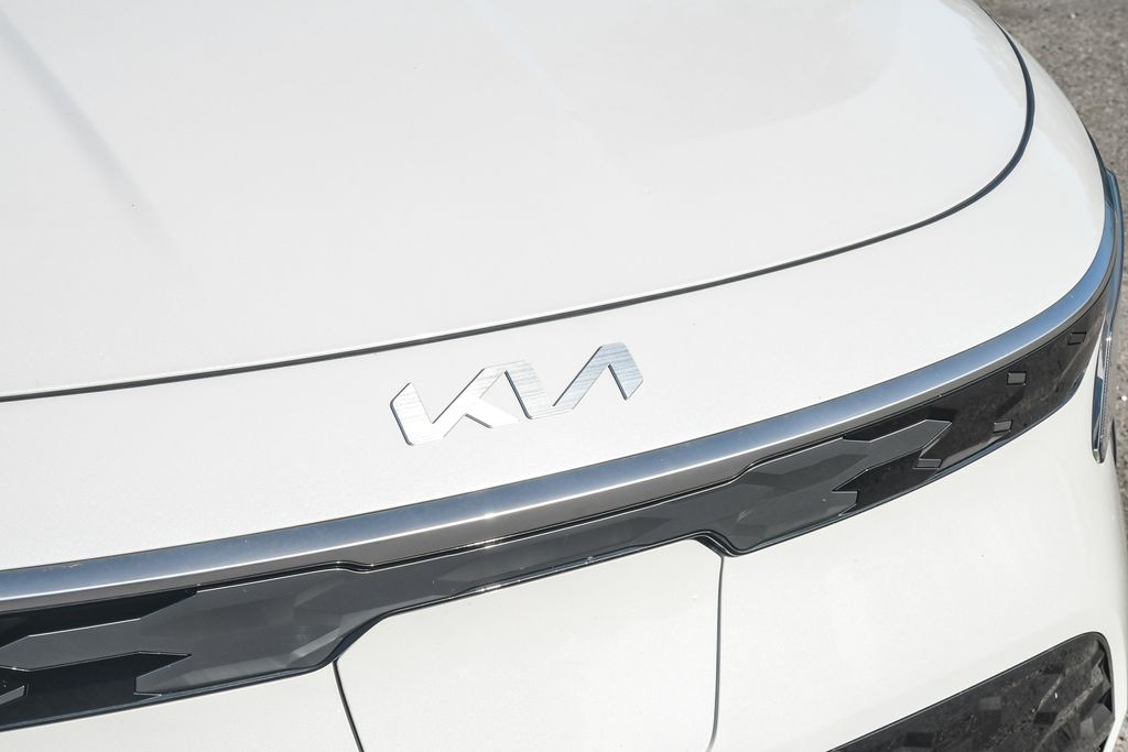 Thumbnail: 2024 Kia Niro - 19