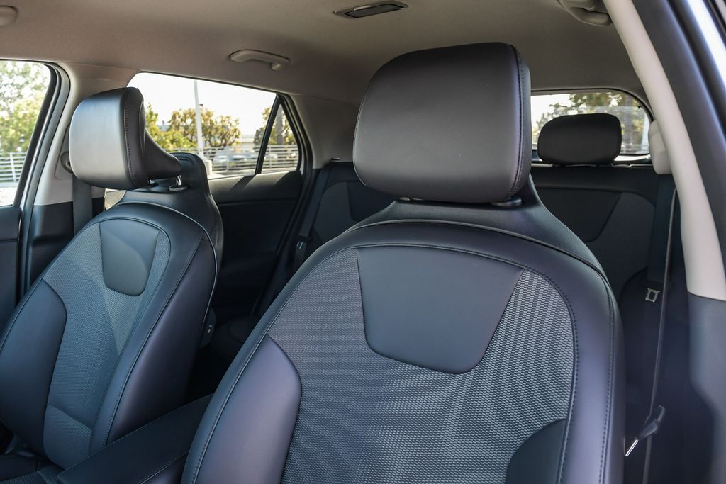 Thumbnail: 2024 Kia Niro - 23