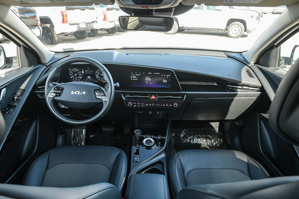Thumbnail: 2024 Kia Niro - 13