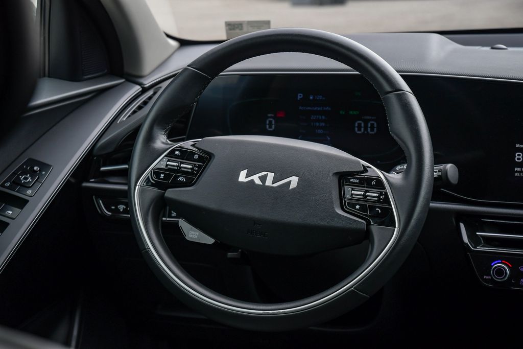Thumbnail: 2023 Kia Niro - 2