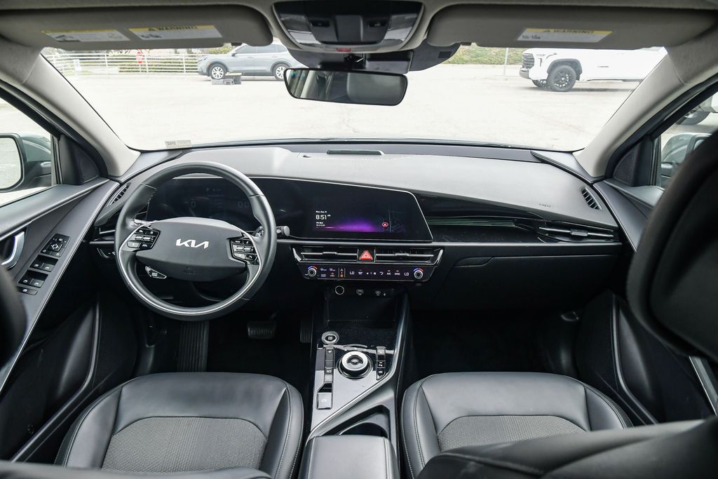 Thumbnail: 2023 Kia Niro - 9