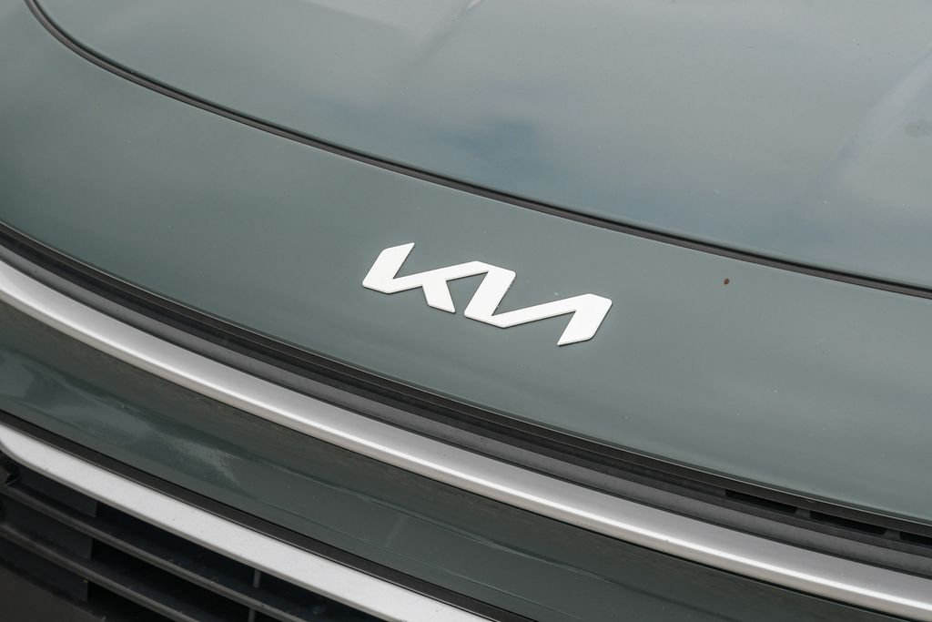 Thumbnail: 2023 Kia Niro - 6