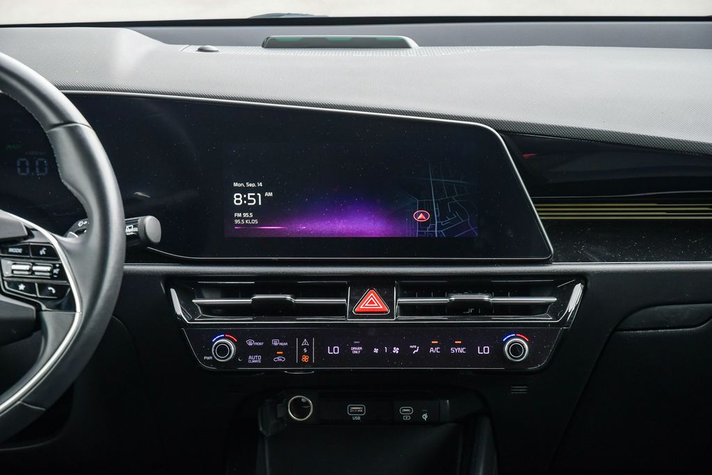 Thumbnail: 2023 Kia Niro - 13