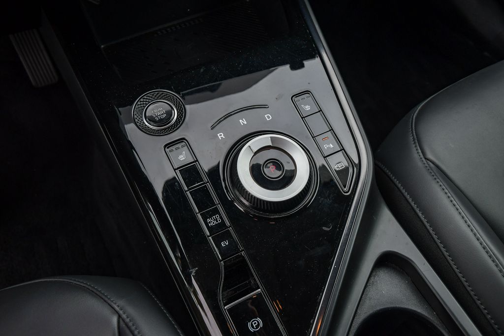 Thumbnail: 2023 Kia Niro - 14