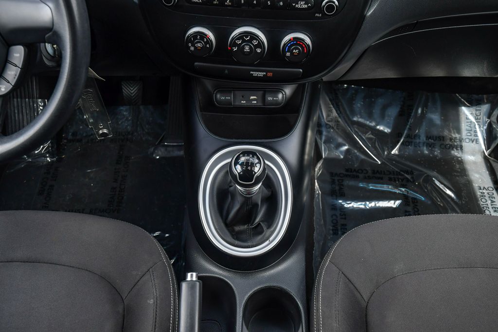 Thumbnail: 2015 Kia Soul - 15