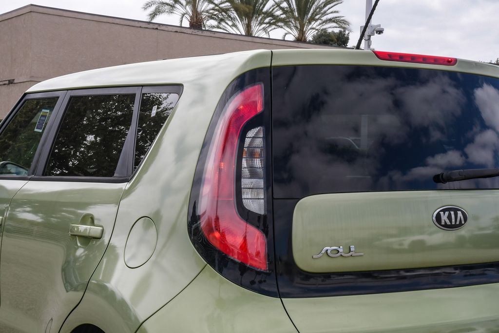 Thumbnail: 2015 Kia Soul - 21