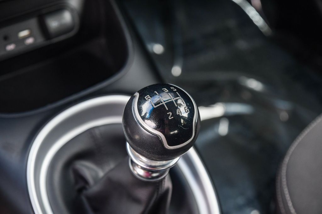 Thumbnail: 2015 Kia Soul - 26