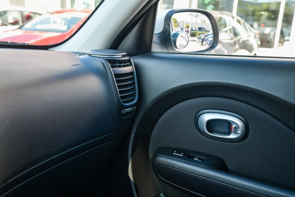 Thumbnail: 2019 Kia Soul - 30