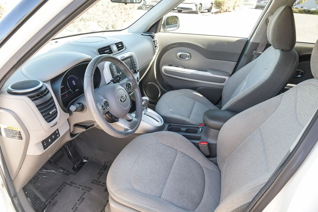 Thumbnail: 2016 Kia Soul - 11