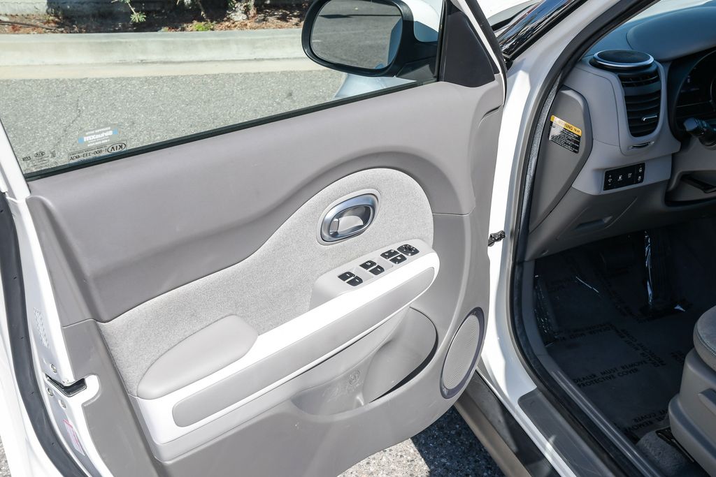 Thumbnail: 2016 Kia Soul - 27