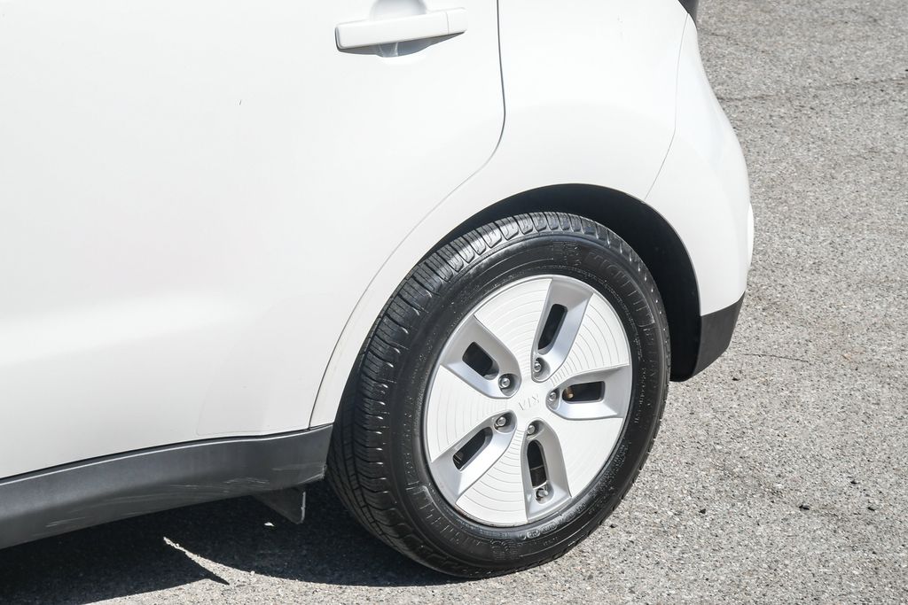 Thumbnail: 2016 Kia Soul - 21