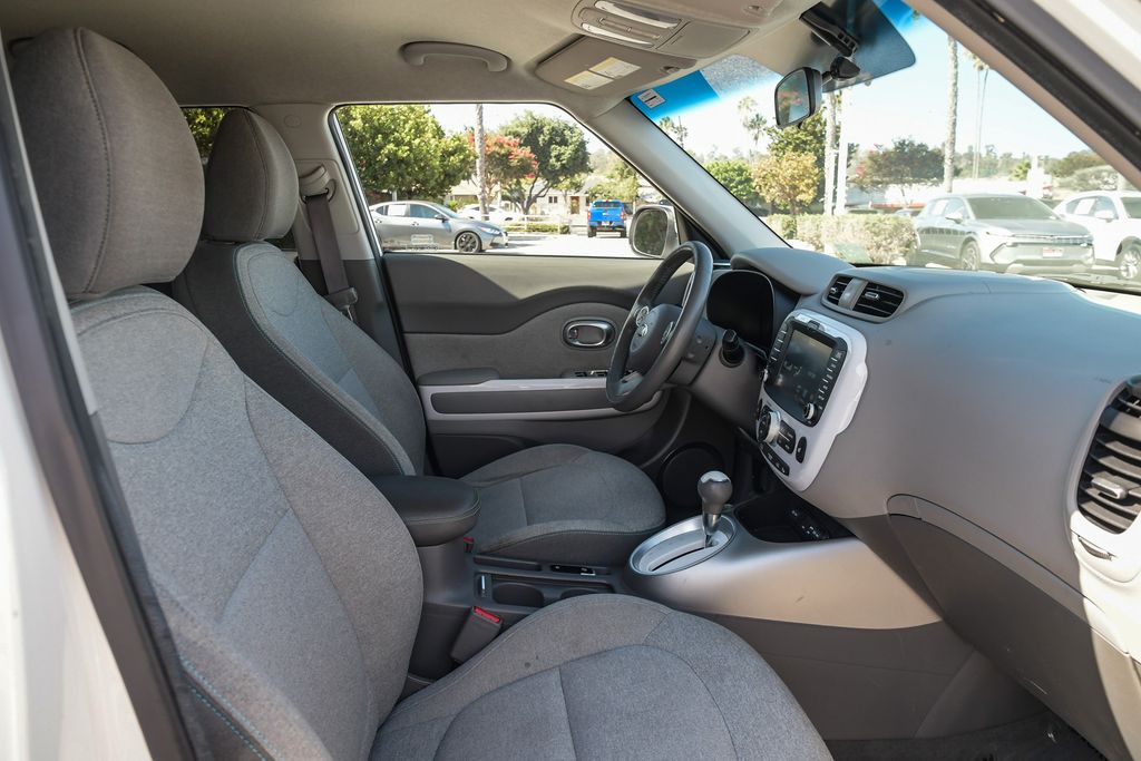 Thumbnail: 2016 Kia Soul - 10
