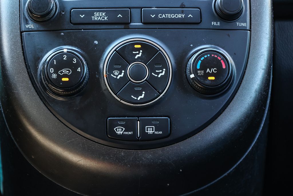 Thumbnail: 2012 Kia Soul - 22