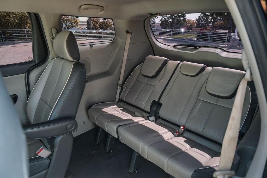 Thumbnail: 2018 Kia Sedona - 24