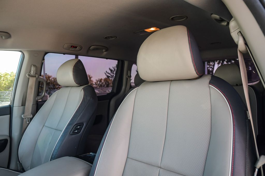 Thumbnail: 2018 Kia Sedona - 11