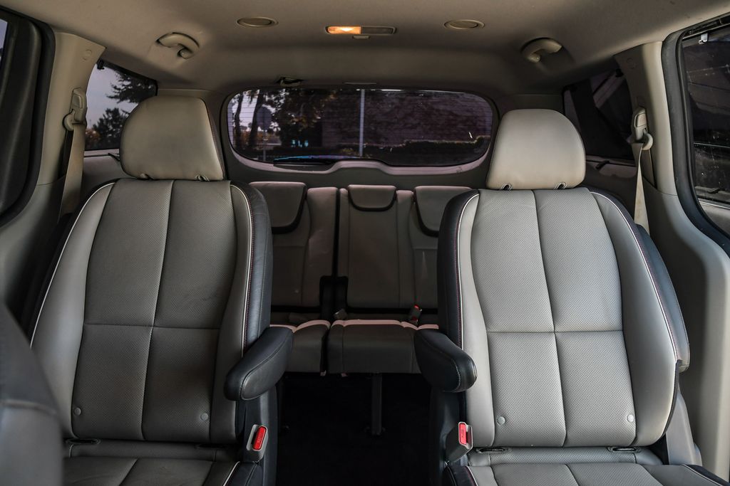 Thumbnail: 2018 Kia Sedona - 23