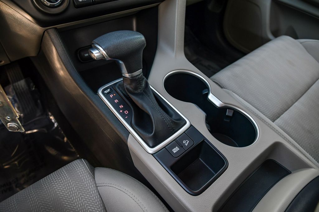 Thumbnail: 2021 Kia Sportage - 16