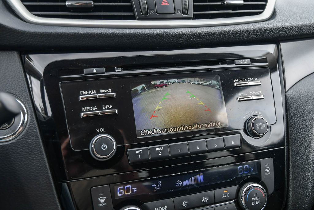Thumbnail: 2016 Nissan Rogue - 24