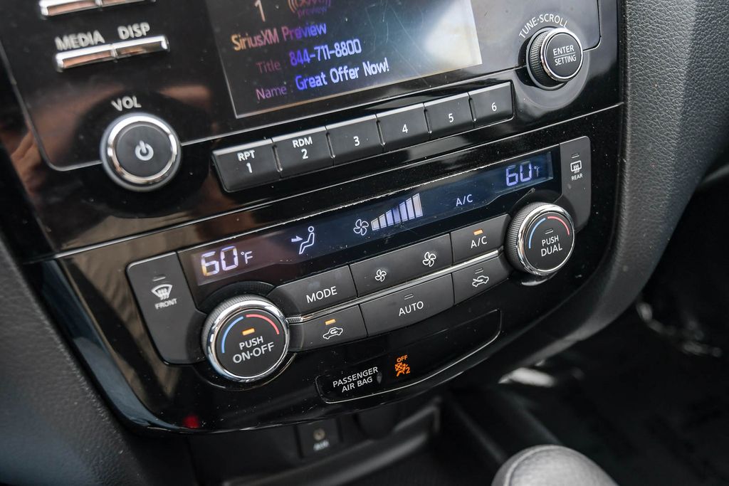 Thumbnail: 2016 Nissan Rogue - 23