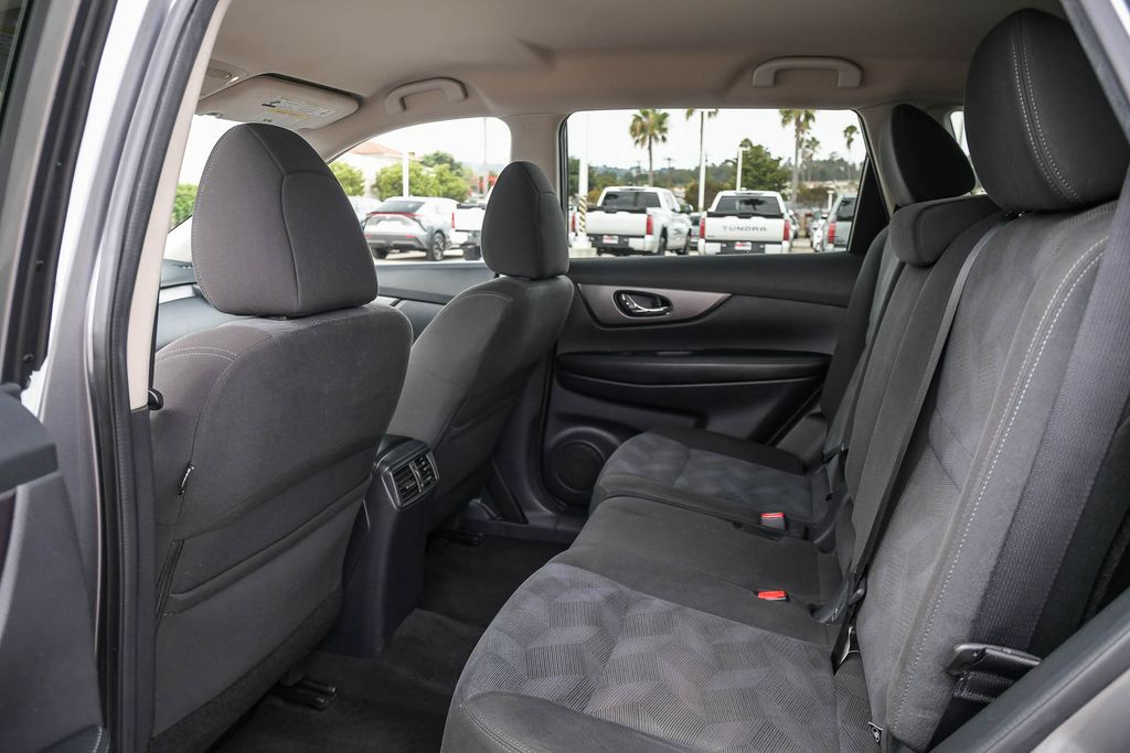 Thumbnail: 2016 Nissan Rogue - 12