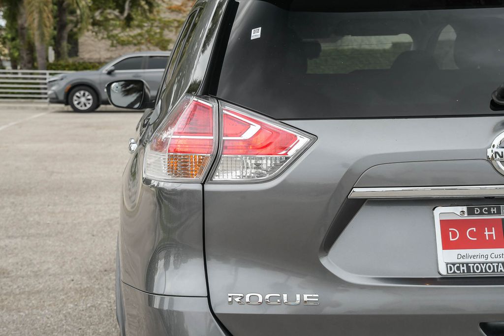 Thumbnail: 2016 Nissan Rogue - 6