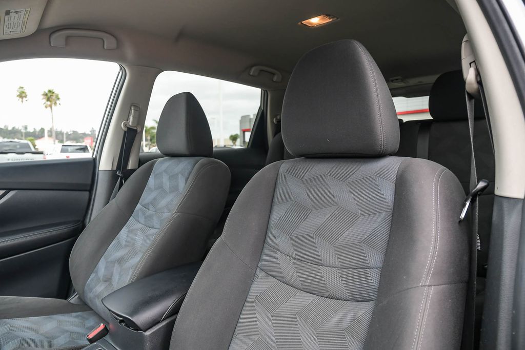 Thumbnail: 2016 Nissan Rogue - 22