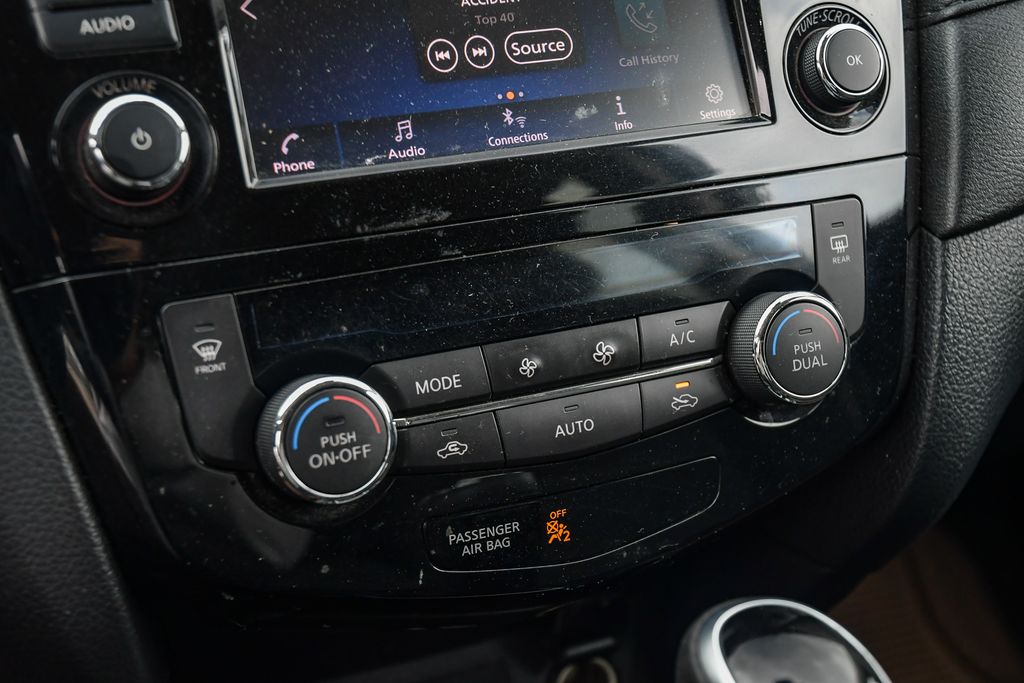 Thumbnail: 2020 Nissan Rogue - 22