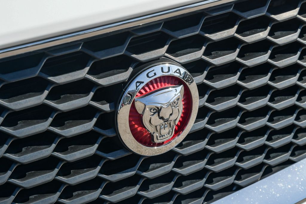 Thumbnail: 2020 Jaguar E-Pace - 20
