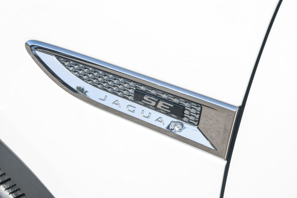 Thumbnail: 2020 Jaguar E-Pace - 22