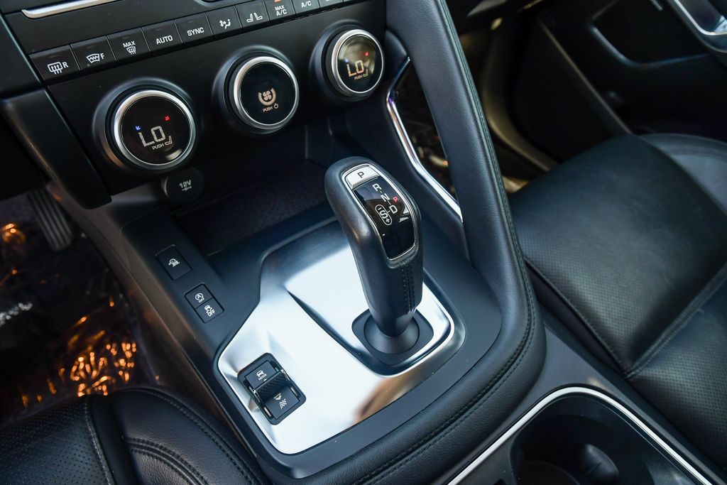 Thumbnail: 2020 Jaguar E-Pace - 15
