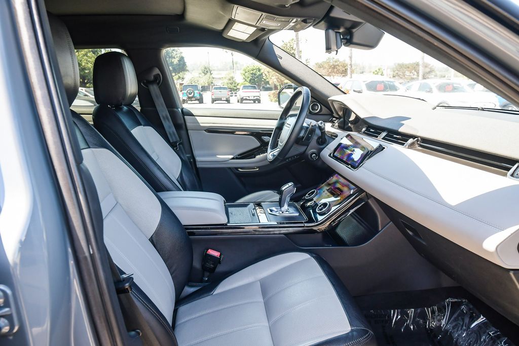Thumbnail: 2020 Land Rover Range Rover Evoque - 10