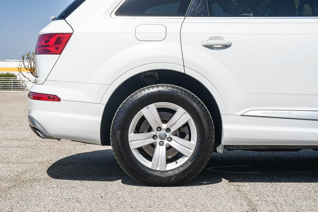 Thumbnail: 2018 Audi Q7 - 7