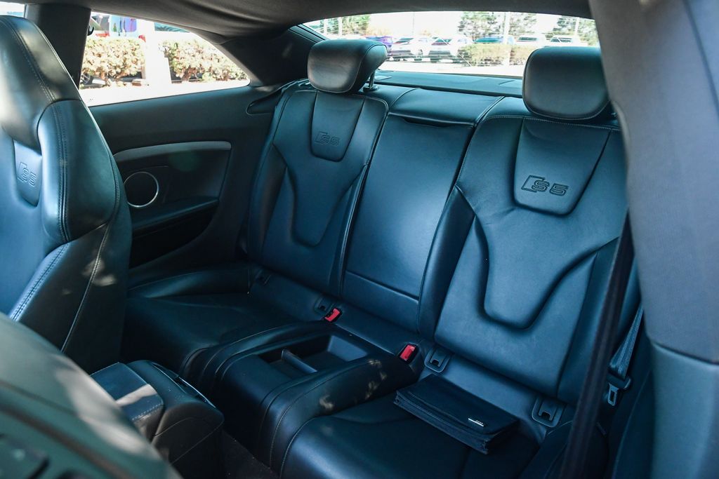 Thumbnail: 2012 Audi S5 - 12